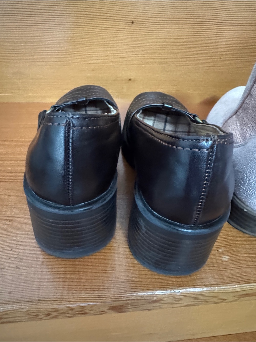 2 pair girls size 1 shoes - Picture 3 of 9